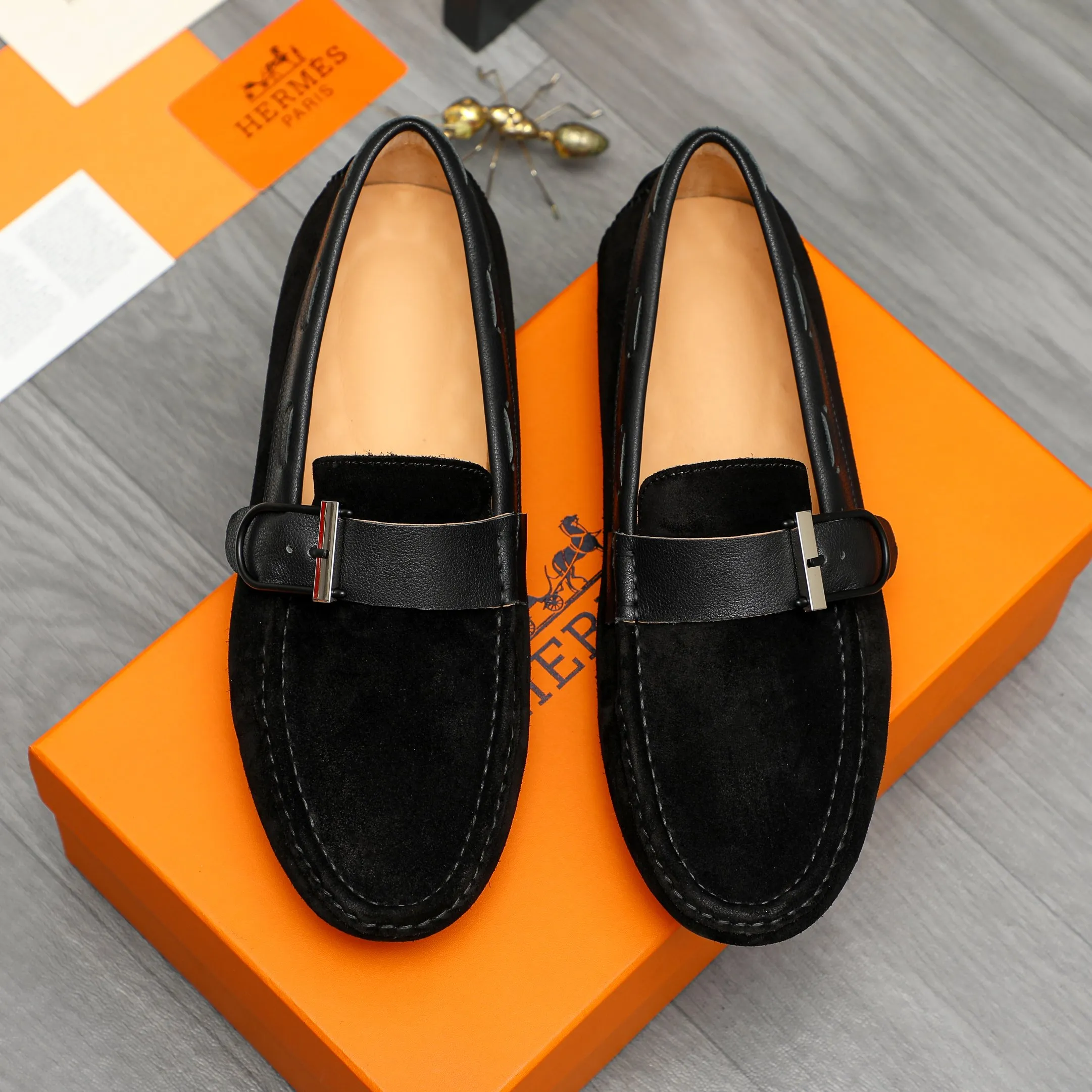 P380 Product trademark: HERMES "Hermes" casual slip-on men's shoes Regular size: 38-44 Product material: Selected frosted cowhide upper, pigskin lining, rubber outsole